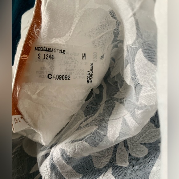 COPY - NWT Shear White on White Jacket - Picture 2 of 4